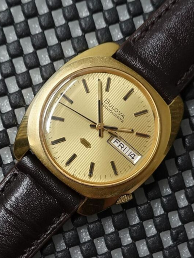 Bulova Accuquartz Vintage - 1979 - Aeon Vintage Watches